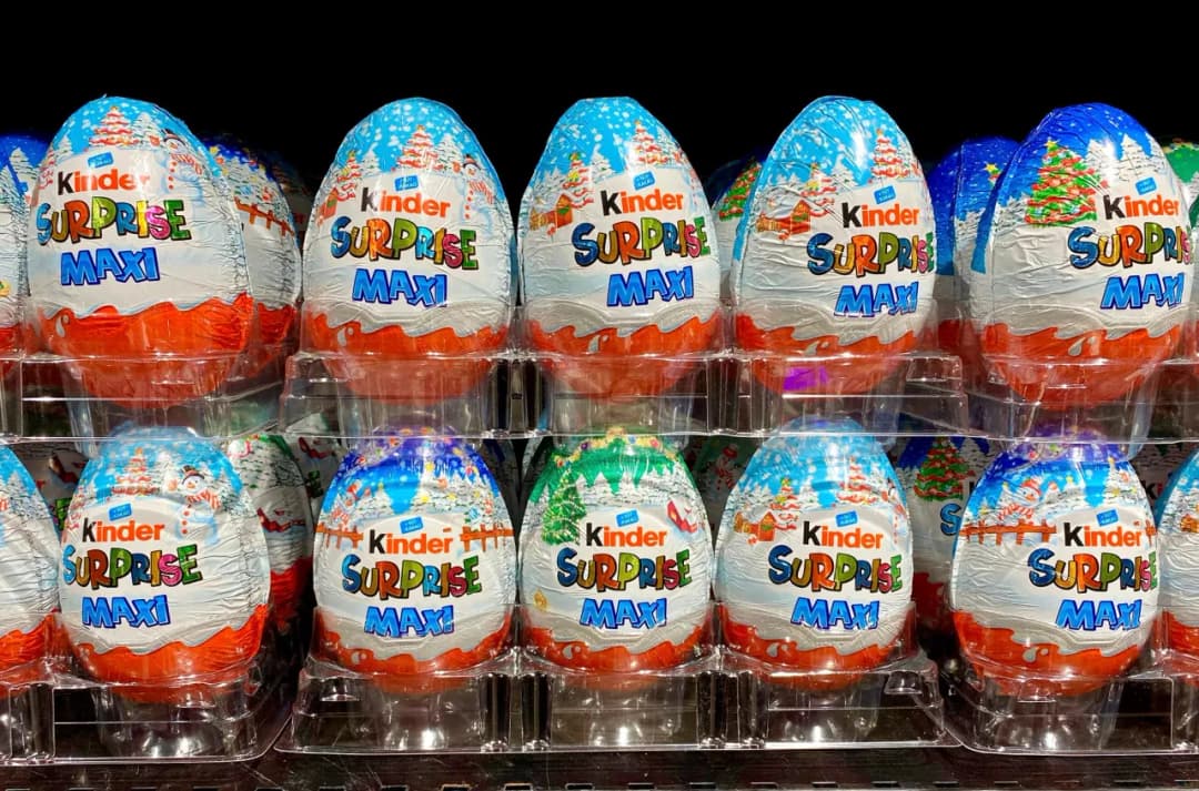 Dlaczego kinder niespodzianka jest zakazana w USA? Oto niebezpieczeństwa